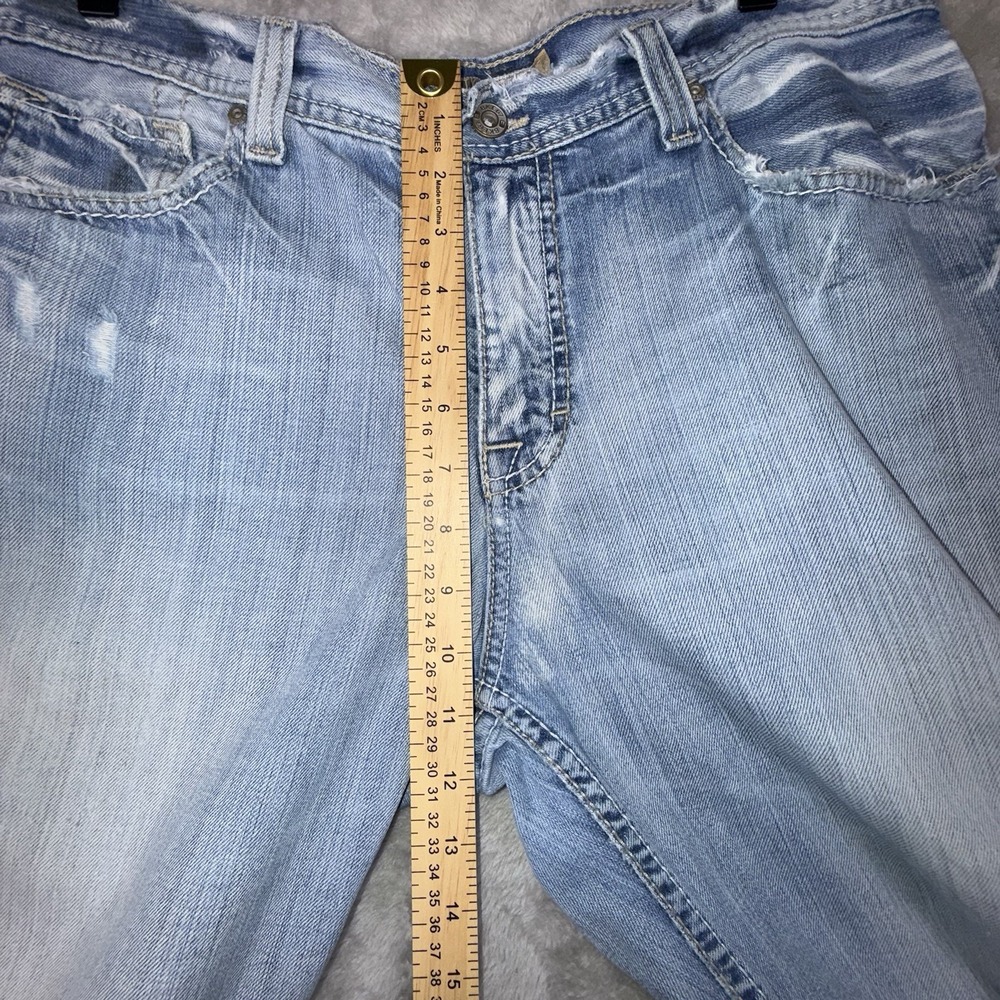 BKE Jeans Mens 34x30 Tyler Bootcut Distressed Whiskered Western Cowboy Buckle - Picture 9 of 16